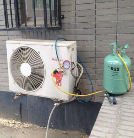 德保空调加氟